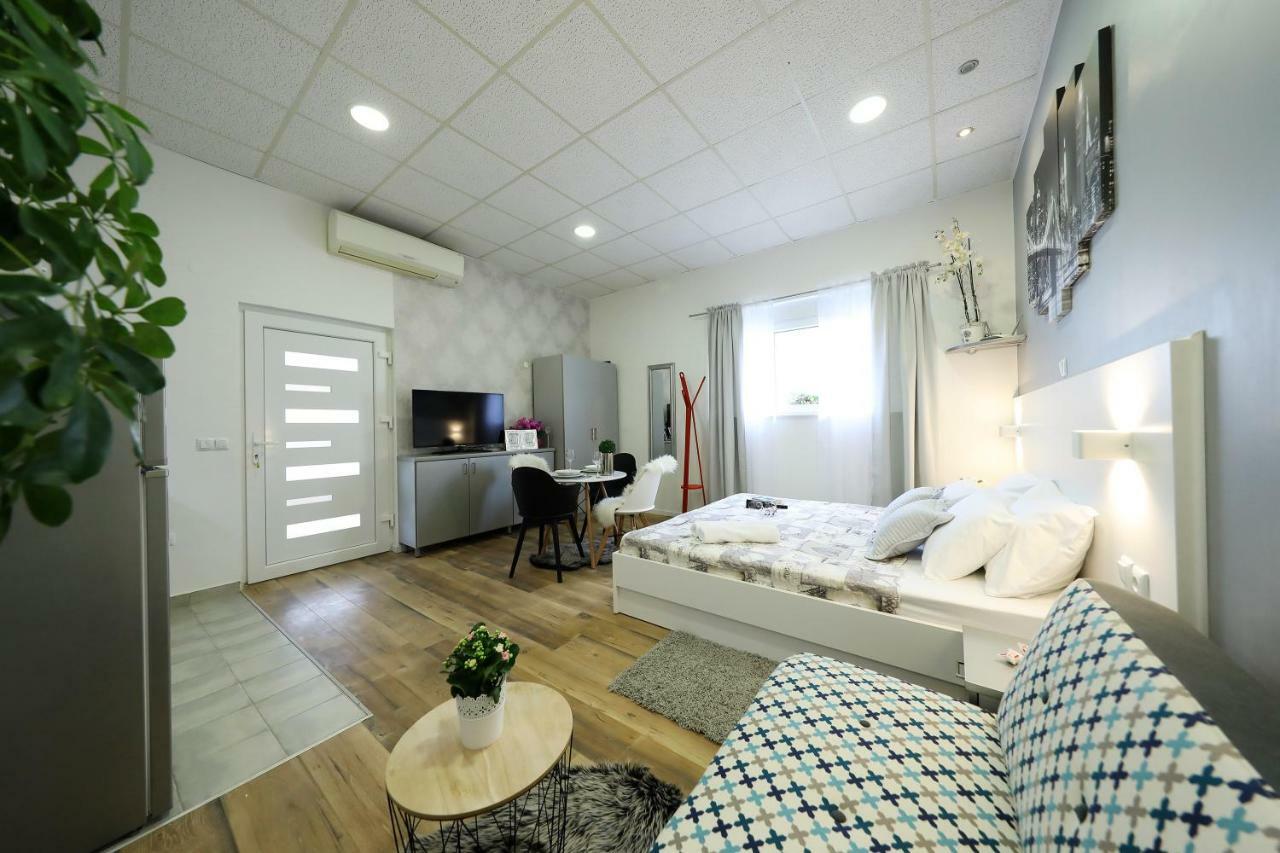 Studio Apartman Summer Flower Zadar Exterior foto